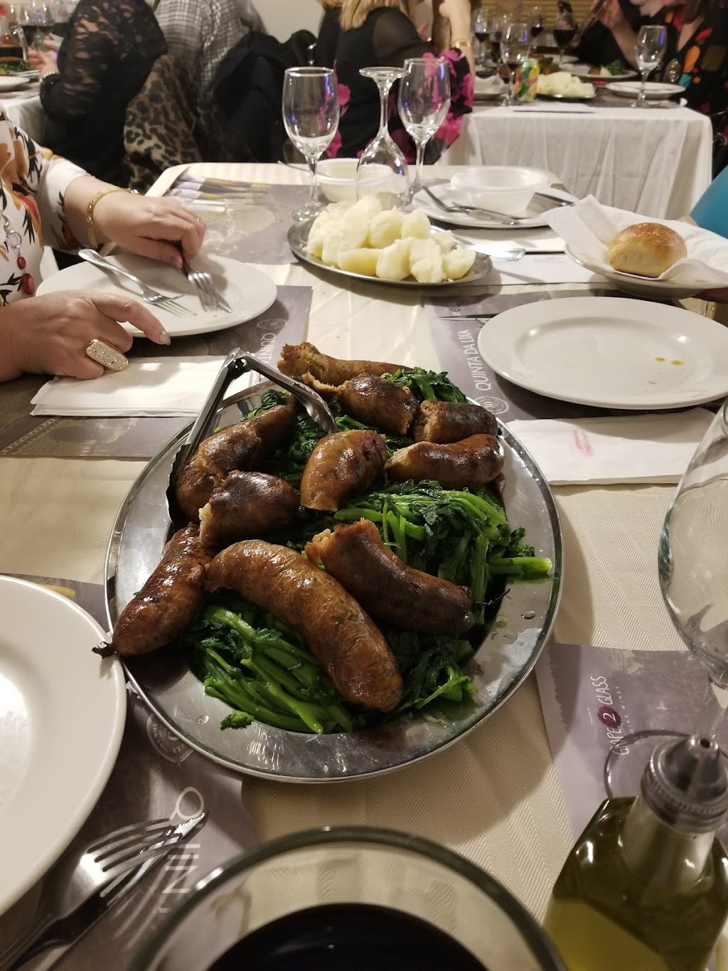 Casa De Tras-Os-Montes E Alto | restaurant | 189 Malvern St, Newark, NJ 07105, USA | 9735897114 OR +1 973-589-7114