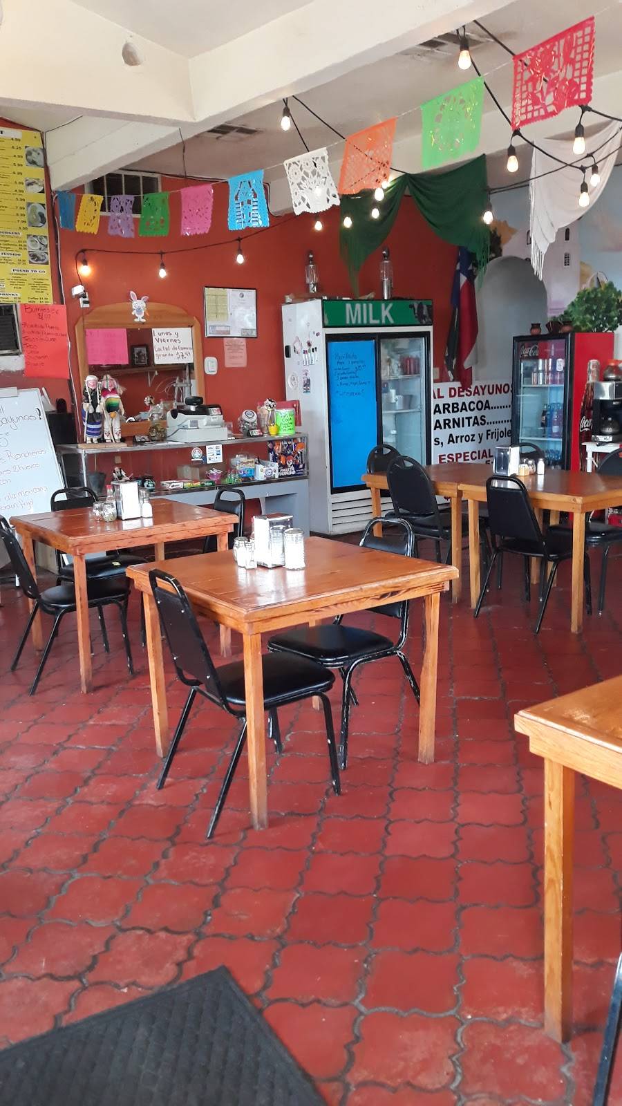 El Michoacano Restaurant | restaurant | 10713Socorro Rd, El Paso, TX 79927, USA | 9152754048 OR +1 915-275-4048