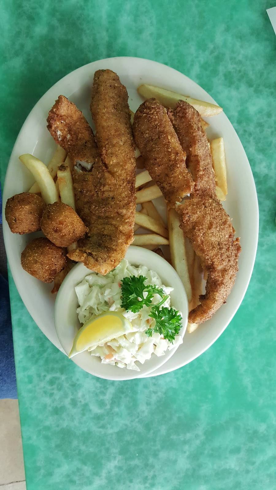 The Lighthouse Seafood | restaurant | 1212 Fredericksburg Rd, San Antonio, TX 78201, USA | 2107859333 OR +1 210-785-9333