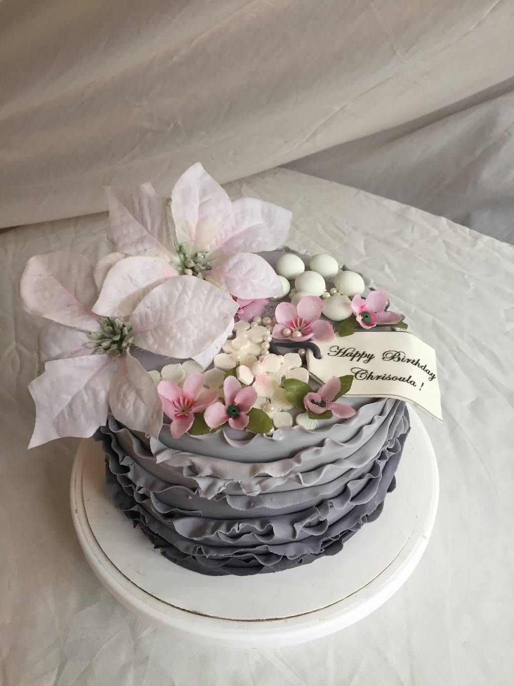 Charmed bakes | restaurant | 2305 Rue Ward, Saint-Laurent, QC H4M 1T8, Canada | 5148982535 OR +1 514-898-2535