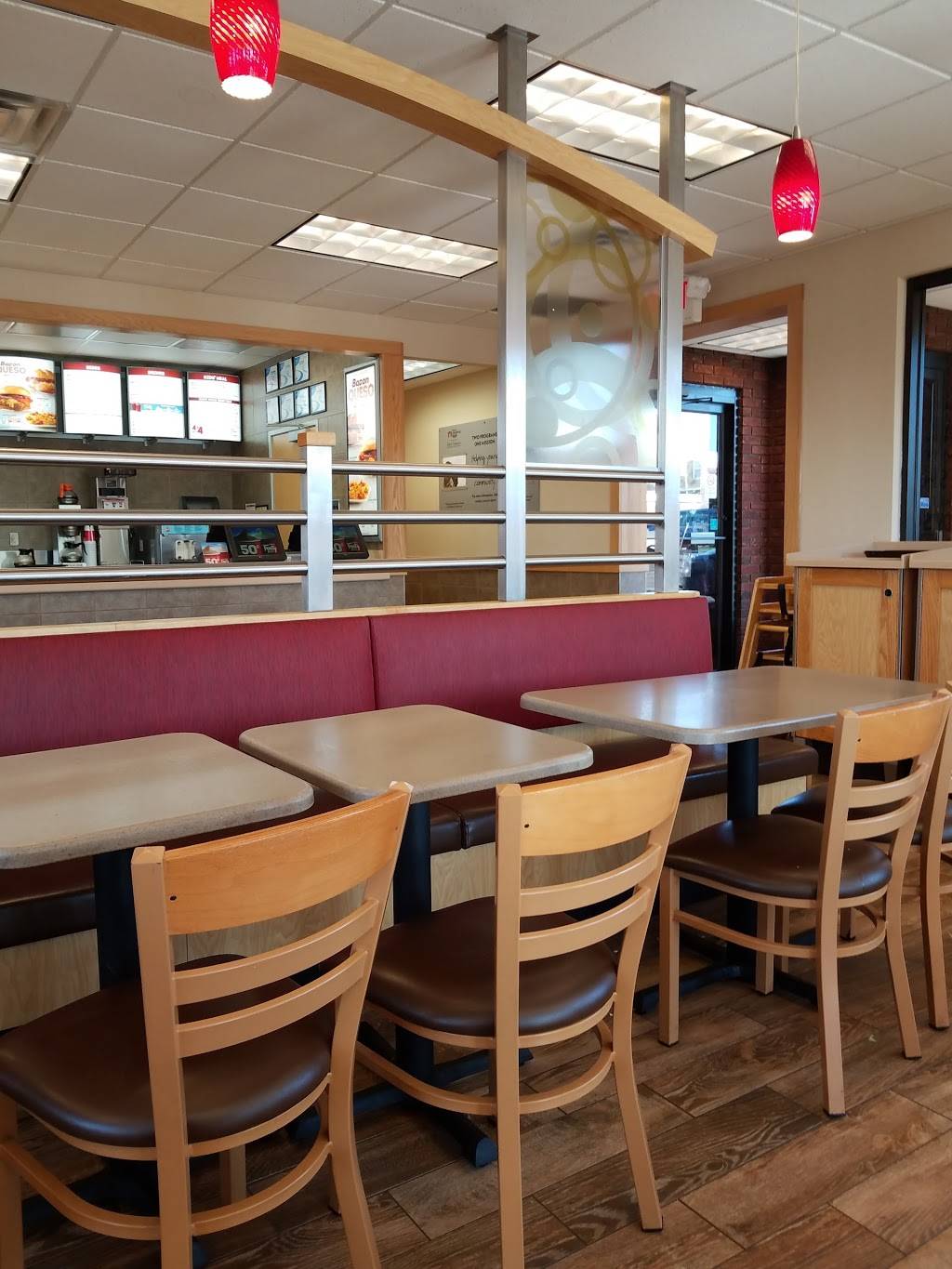 Wendys | restaurant | 112 N Lincoln Rd, Escanaba, MI 49829, USA | 9067895681 OR +1 906-789-5681