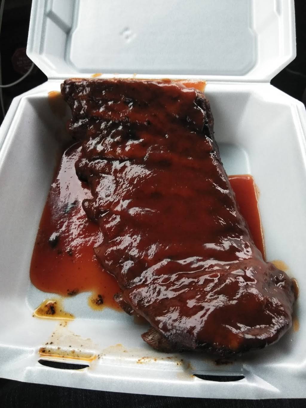 Smokin Es BBQ | restaurant | 2401 Central Ave, Lake Station, IN 46405, USA | 2196544141 OR +1 219-654-4141