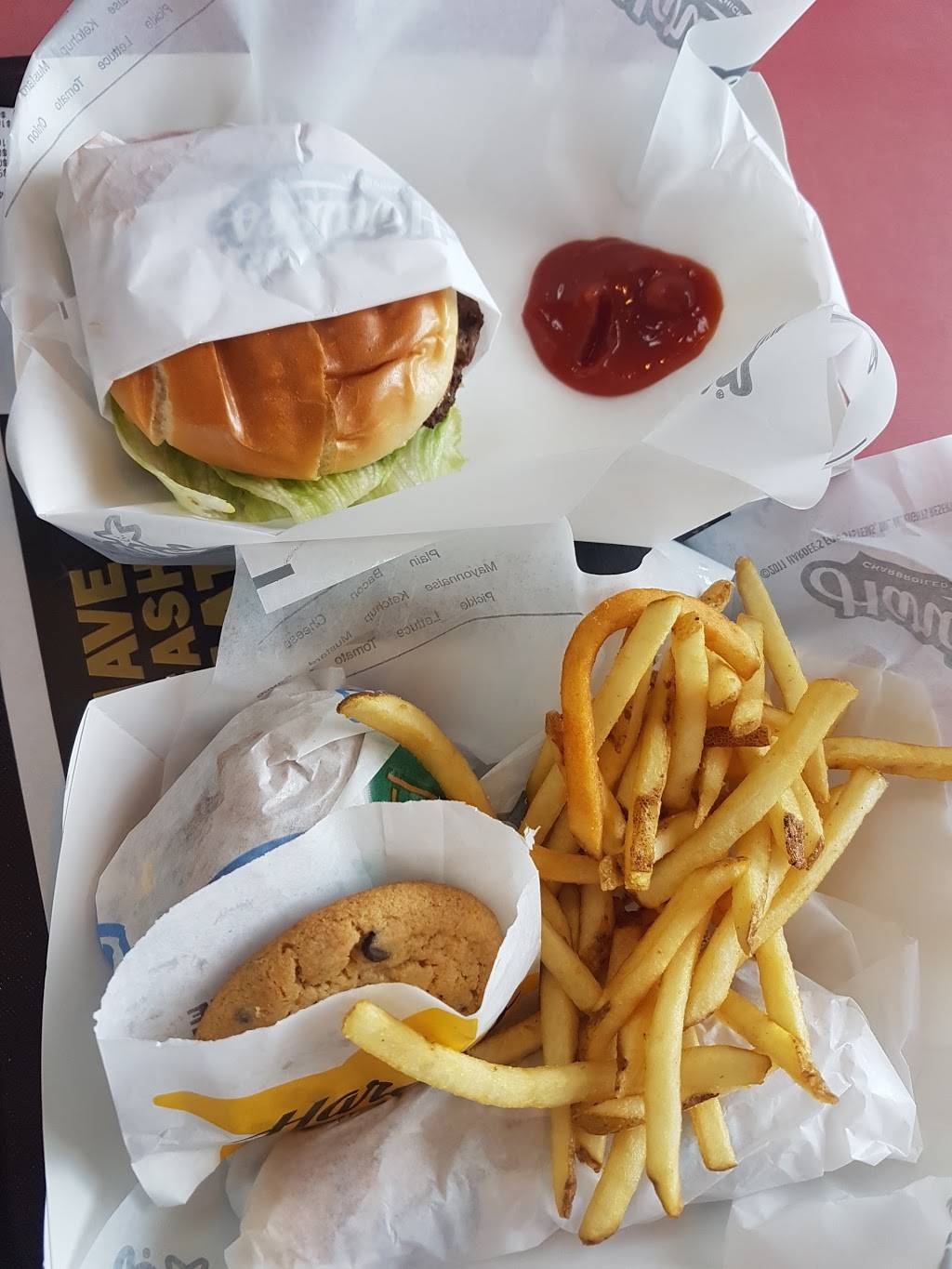 Hardees | restaurant | 402 S Tamiami Trail, Ruskin, FL 33570, USA | 8136457940 OR +1 813-645-7940