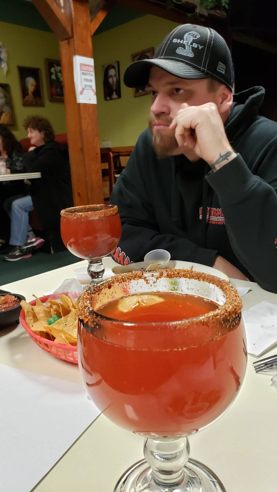 La Fiesta Mexican Food | restaurant | 22144 CA-18 #2, Apple Valley, CA 92307, USA | 7602408200 OR +1 760-240-8200