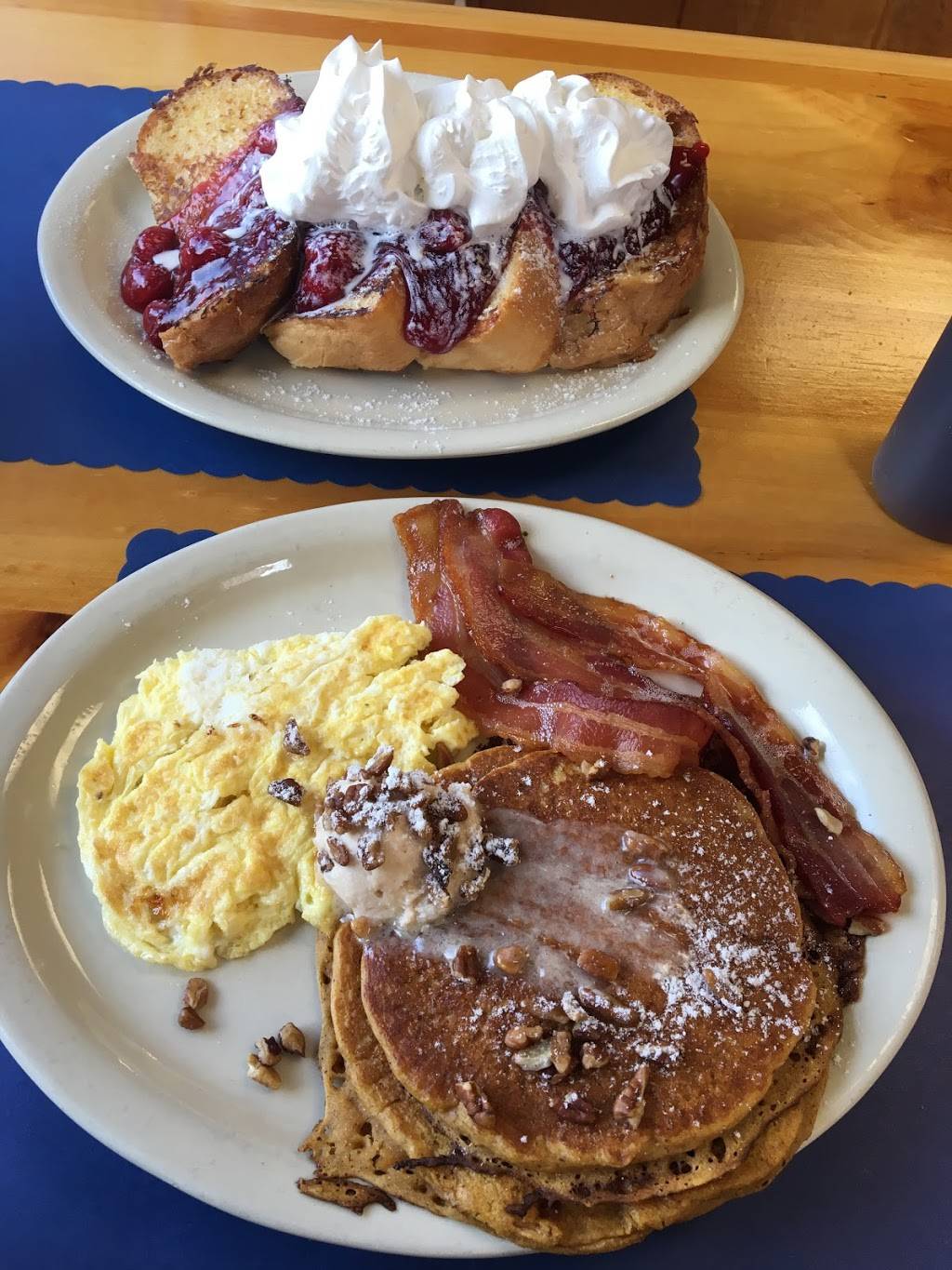 Scaturos Baking Co & Cafe | restaurant | 19 Green Bay Rd, Sturgeon Bay, WI 54235, USA | 9207468727 OR +1 920-746-8727