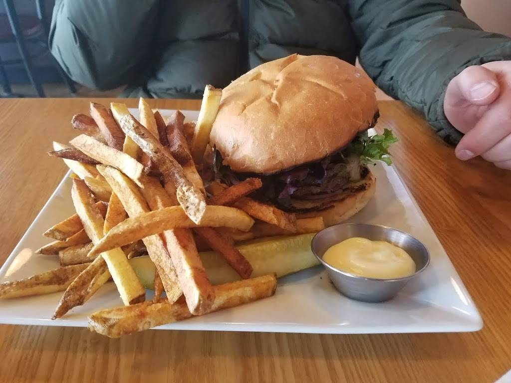 Feed the World Cafe | cafe | 7000 Stadium Dr #201, Kalamazoo, MI 49009, USA | 2693536620 OR +1 269-353-6620