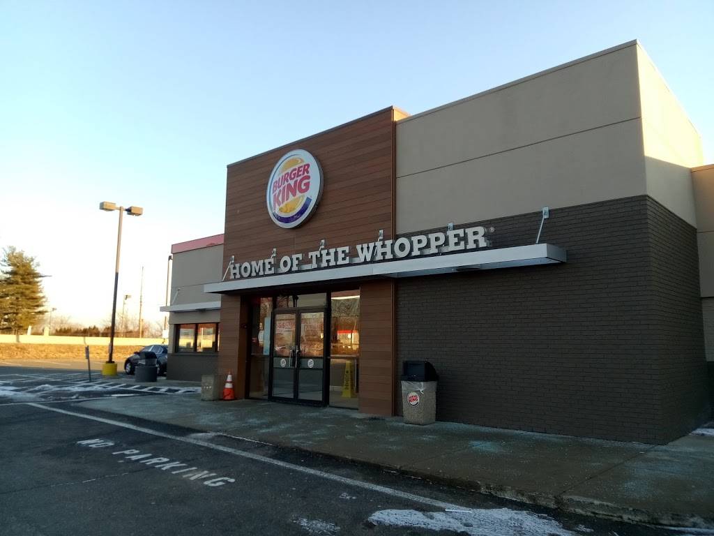 Burger King | restaurant | 2177 Northampton St, Holyoke, MA 01040, USA | 4135333988 OR +1 413-533-3988