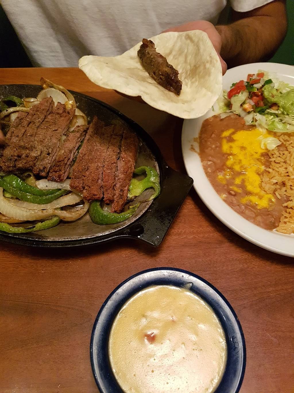 TaMollys of Waxahachie | restaurant | 1735 US-77, Waxahachie, TX 75165, USA | 9729377772 OR +1 972-937-7772