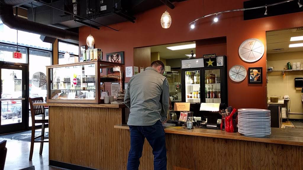 Mezza Luna Pizzeria | restaurant | 2776 Shadowview, Eugene, OR 97408, USA | 5417432999 OR +1 541-743-2999