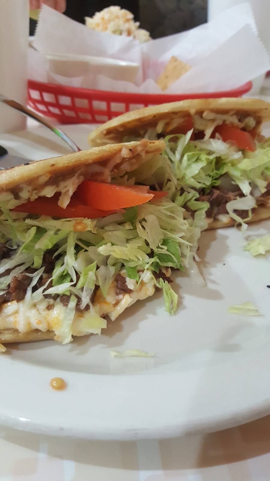 Nuevo Poncitlan | restaurant | 6322 W 26th St, Berwyn, IL 60402, USA | 7084845944 OR +1 708-484-5944