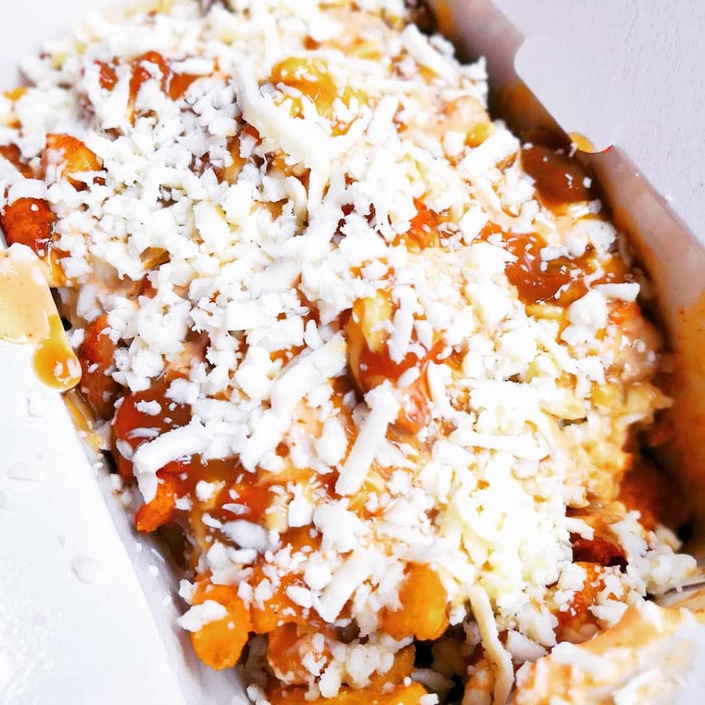 Yumys Chicken and Seafood | meal takeaway | 3085 Hurontario St #11b, Mississauga, ON L5B 1N7, Canada | 9052791222 OR +1 905-279-1222