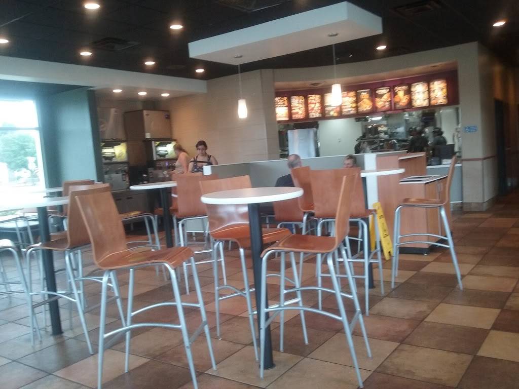 Taco Bell | meal takeaway | 17801 E 9 Mile Rd, Eastpointe, MI 48021, USA | 5867760331 OR +1 586-776-0331