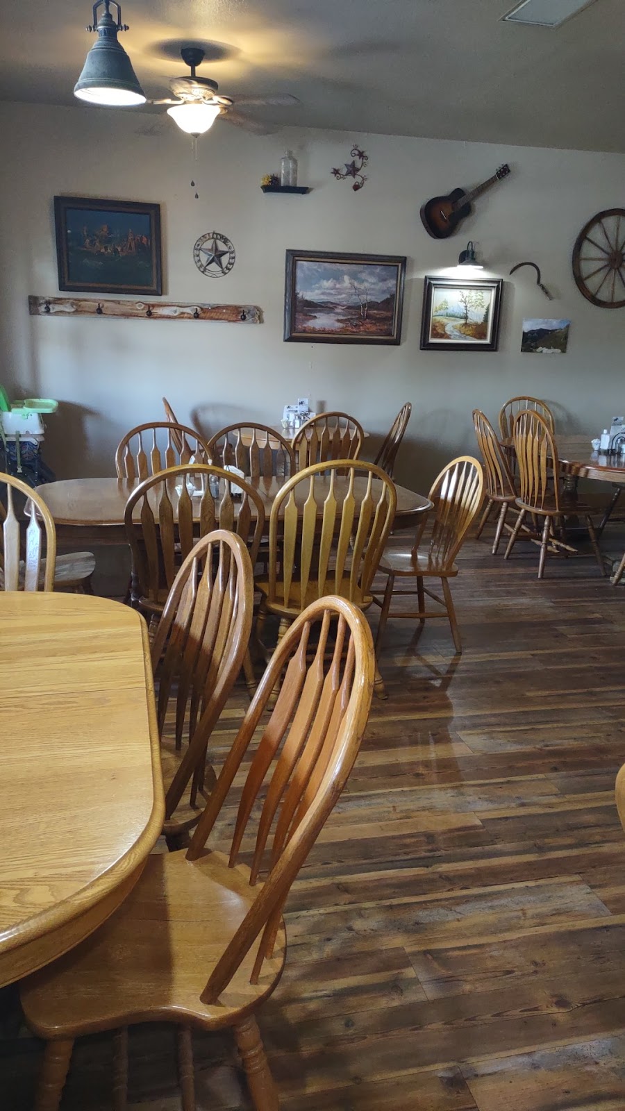 Silvertip Bar and Casino | restaurant | 401 Montana St, Belfry, MT 59008, USA | 4066643293 OR +1 406-664-3293