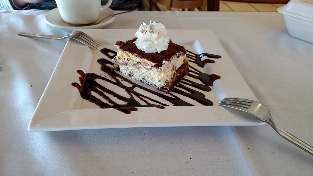 Luccianos Cafe | restaurant | 52 Gilcreast Rd, Londonderry, NH 03053, USA | 6034322442 OR +1 603-432-2442