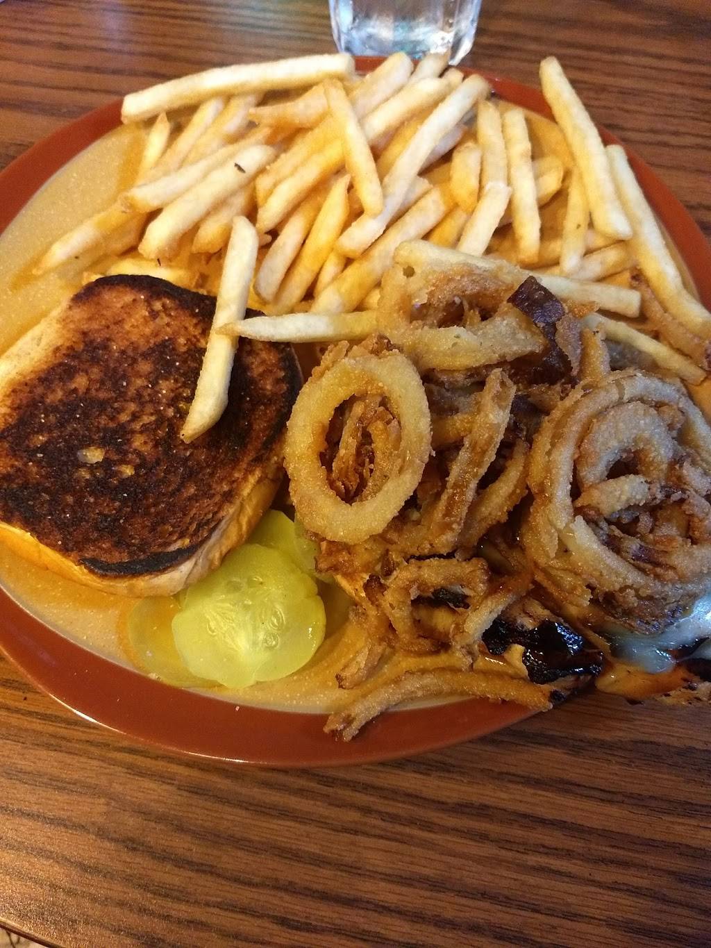 19th Hole Sports Bar & Grill | restaurant | 9067 WI-70, St Germain, WI 54558, USA | 7155424042 OR +1 715-542-4042