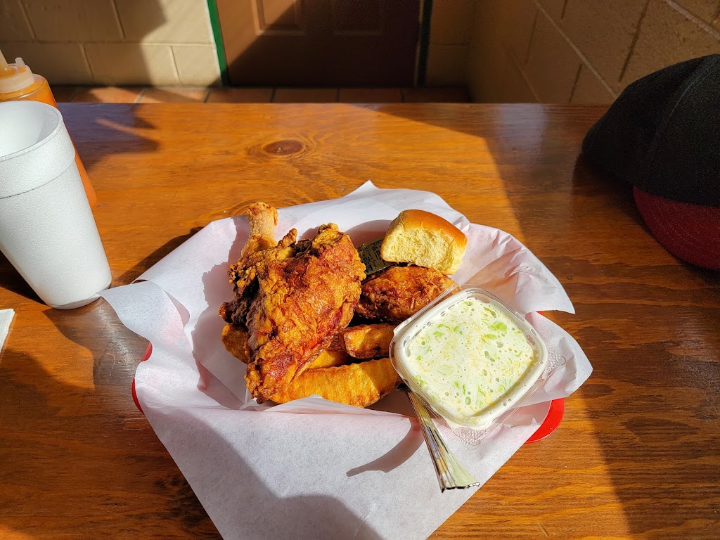 Dicks Broasted Chicken | restaurant | 708 Live Oak St, Miami, AZ 85539, USA | 9284732661 OR +1 928-473-2661