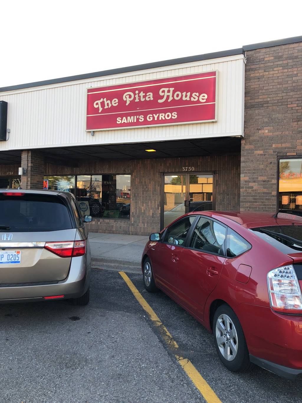 The Pita House | restaurant | 3730 28th St SE, Grand Rapids, MI 49512, USA | 6169403029 OR +1 616-940-3029