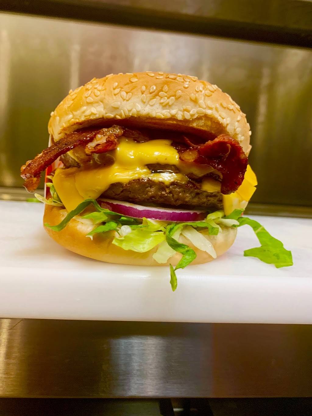 Five Star Burger | restaurant | 230 S Cherokee Ln, Lodi, CA 95240, USA | 2092245699 OR +1 209-224-5699
