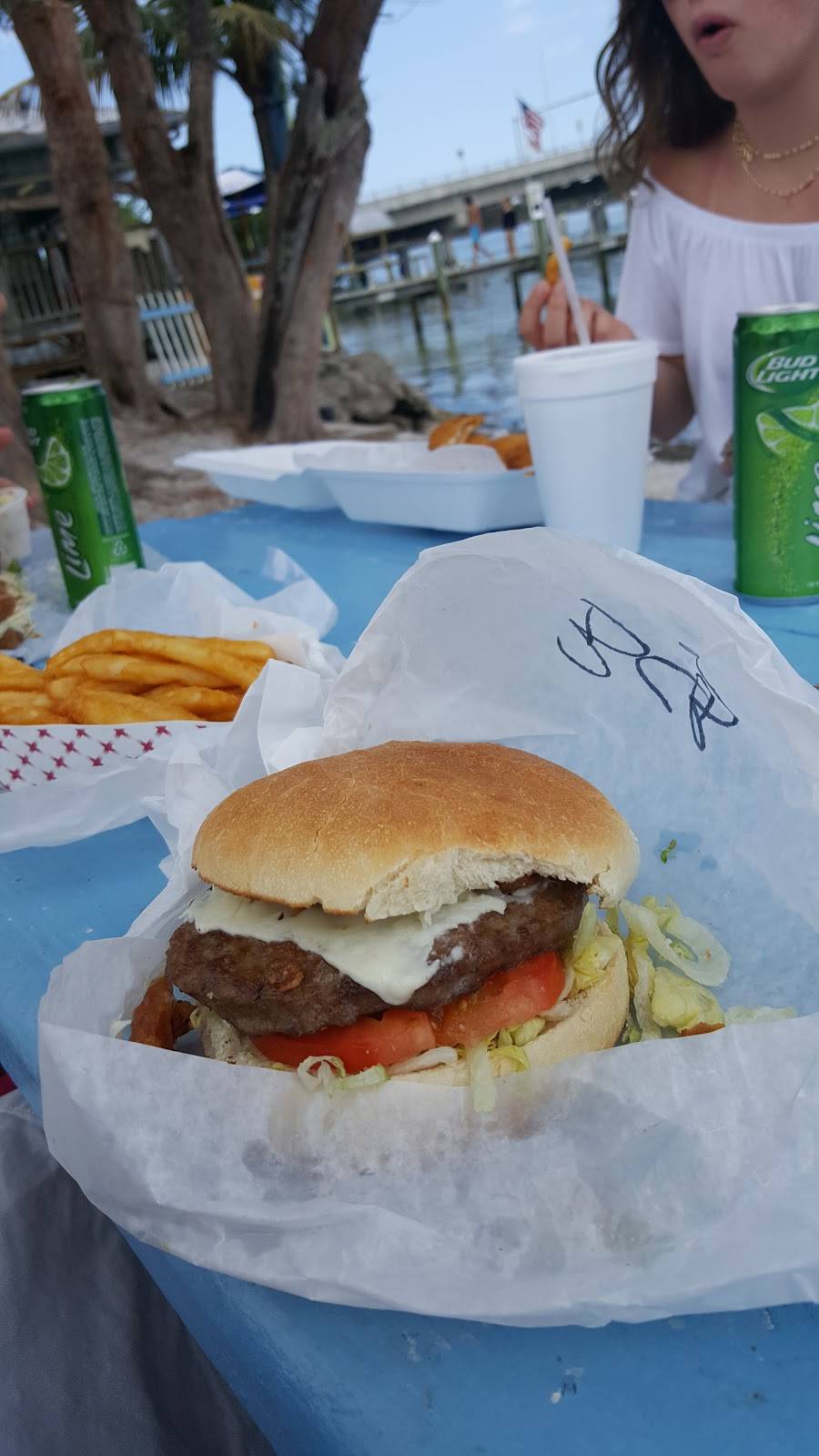 New Pass Grill & Bait Shop | restaurant | 1505 Ken Thompson Pkwy, Sarasota, FL 34236, USA | 9413883050 OR +1 941-388-3050