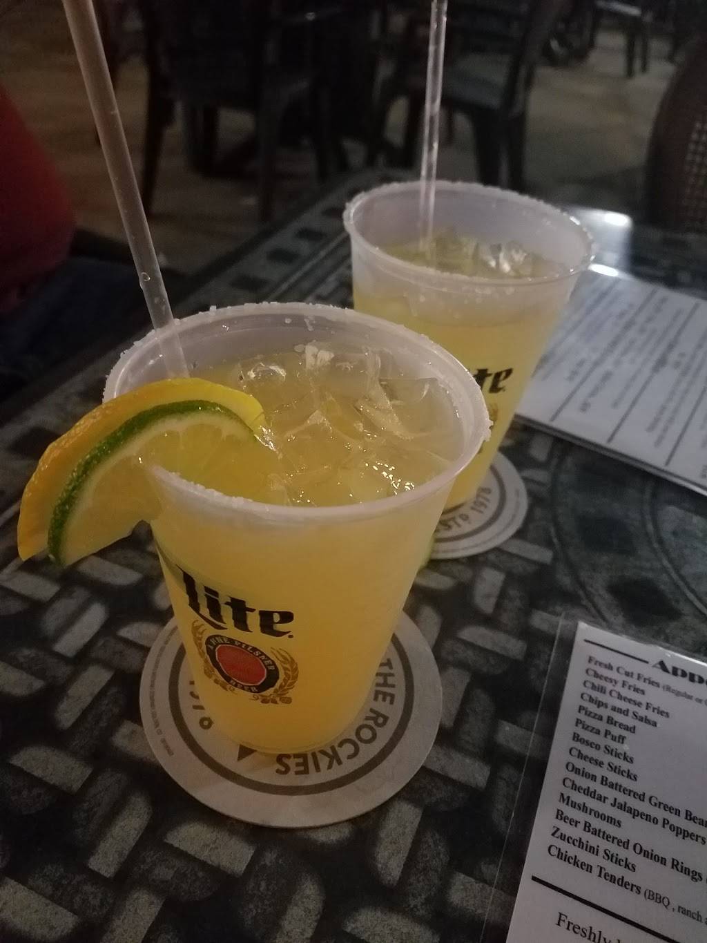 Peanuts Bar & Grill | restaurant | 22 W Chicago Ave, Naperville, IL 60540, USA | 6303695200 OR +1 630-369-5200