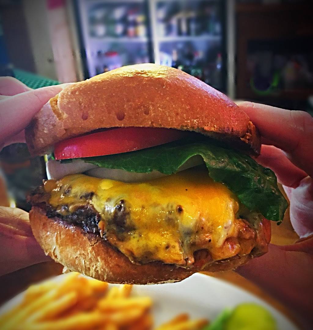 Jonesys local | restaurant | 1801 Ward Ave #240, Hudson, WI 54016, USA | 7158080009 OR +1 715-808-0009