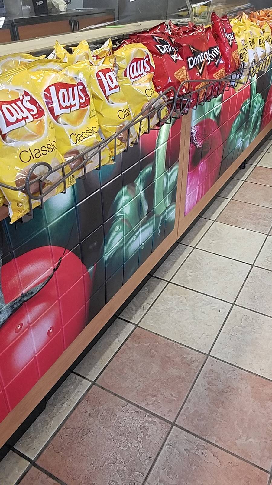 Subway | meal takeaway | 4603 Shawnee Dr, Kansas City, KS 66106, USA | 9133842456 OR +1 913-384-2456