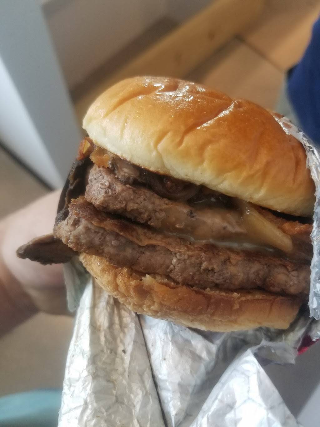 Wendys | restaurant | 2901 E Whitestone Blvd, Cedar Park, TX 78613, USA | 5125962638 OR +1 512-596-2638