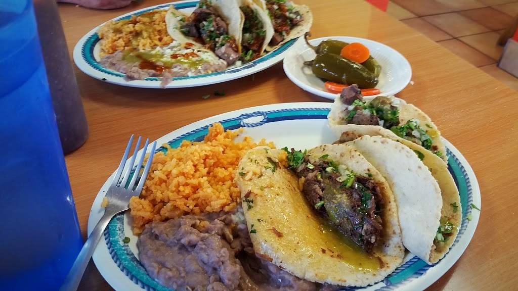 Taco N Madre | restaurant | 80 N Pine Ave, Ocala, FL 34475, USA | 3526715277 OR +1 352-671-5277