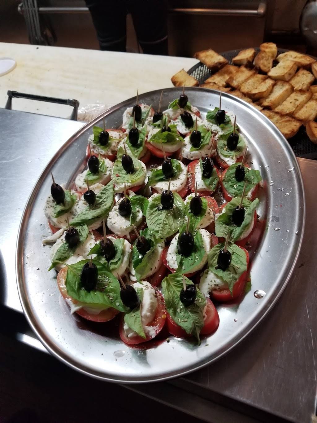 Caffe Italia Alessandras | restaurant | 100 Central Ave, Summerville, SC 29483, USA | 8438732200 OR +1 843-873-2200