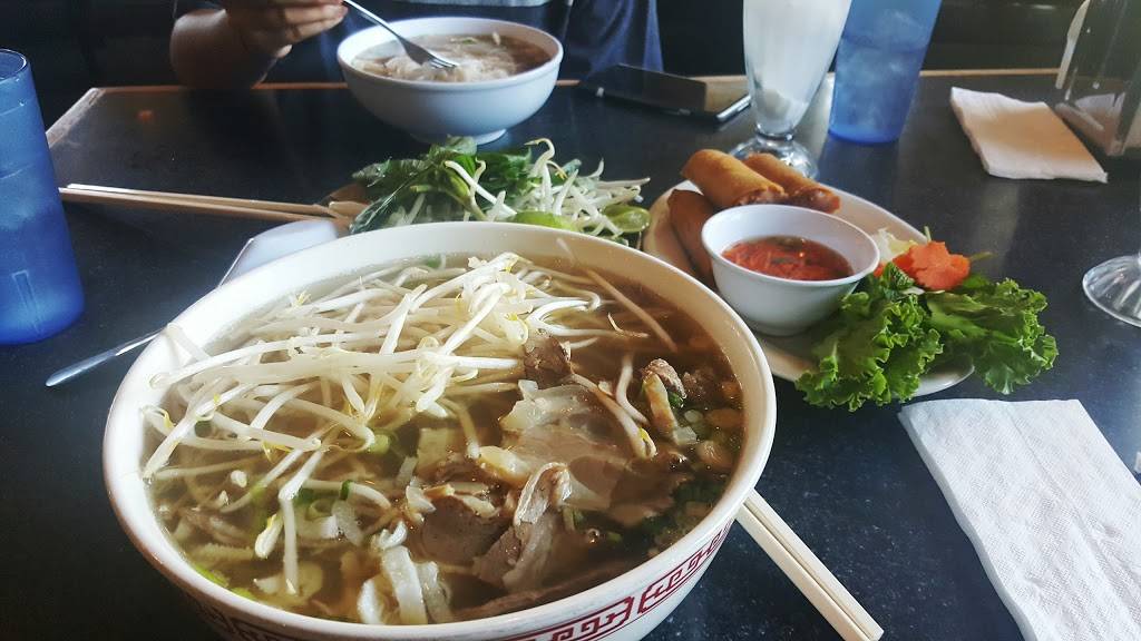 Hoa Viet Restaurant | restaurant | 5060 Madison Ave, Sacramento, CA 95841, USA | 9163313888 OR +1 916-331-3888