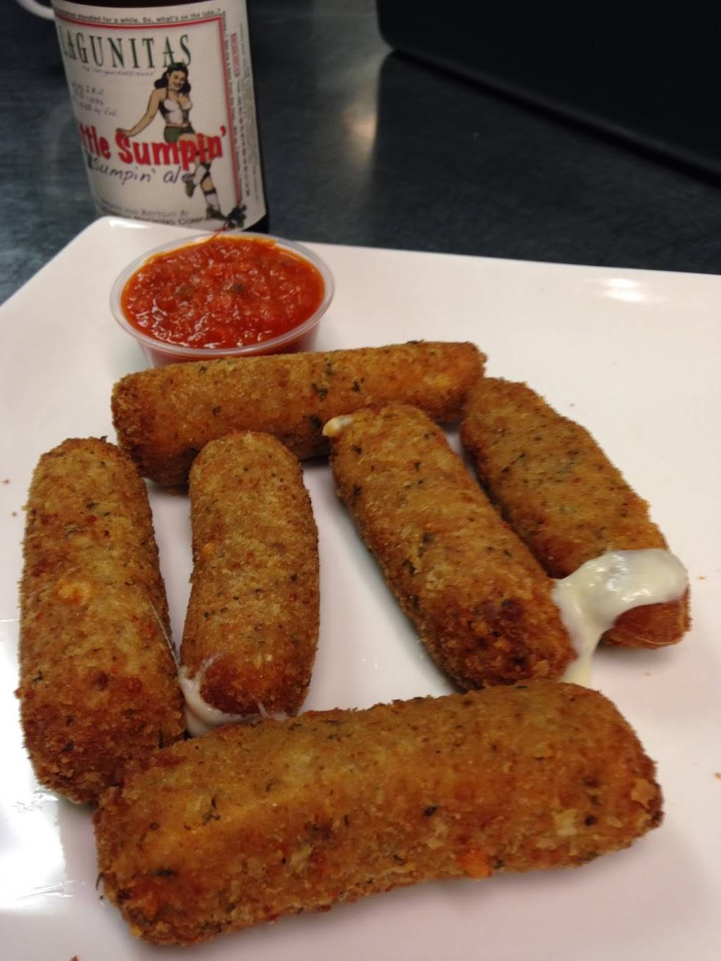 Declans Irish Pub | restaurant | 1240 N Wells St, Chicago, IL 60610, USA | 3126425522 OR +1 312-642-5522