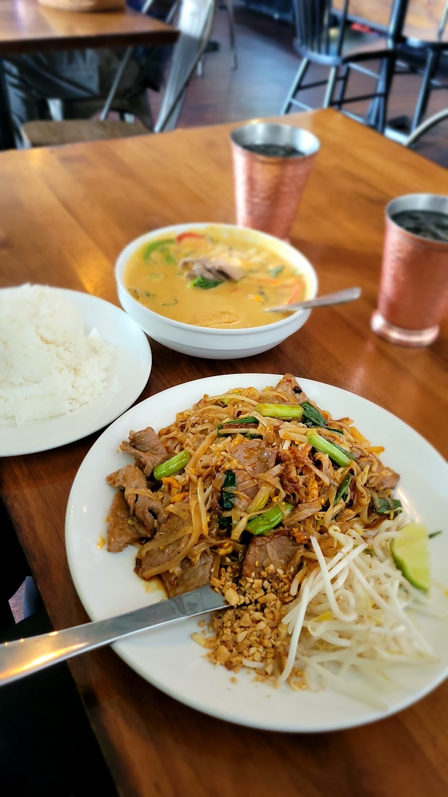 Kin Khao Thai Eatery | restaurant | 1270 Front St ste c, Crescent City, CA 95531, USA | 7074606611 OR +1 707-460-6611