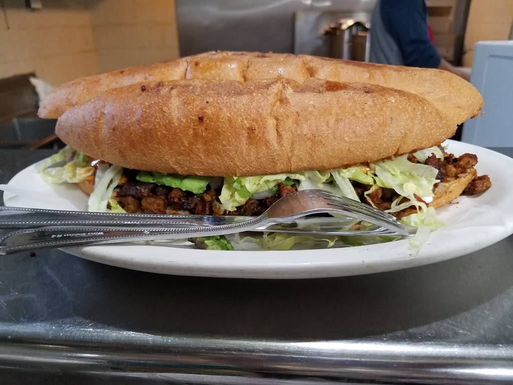 La Esquinita Mexican Market | restaurant | 8505 Collinsville Rd, Collinsville, IL 62234, USA | 6183445220 OR +1 618-344-5220