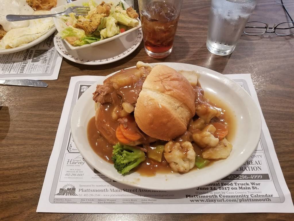 Moms Cafe & Catering | restaurant | 422 Main St, Plattsmouth, NE 68048, USA | 4022963000 OR +1 402-296-3000