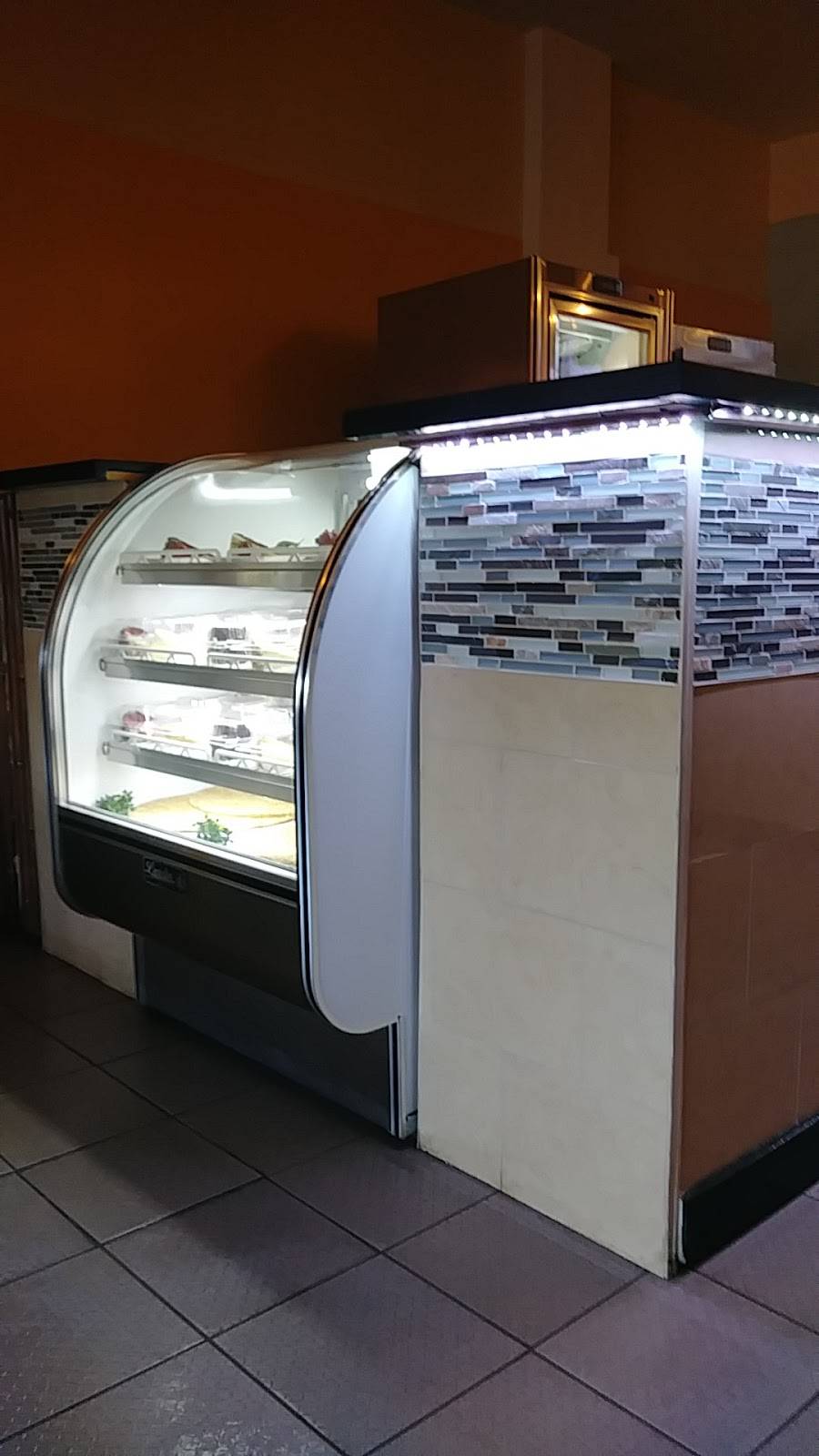 Royals Restaurants | restaurant | 7802 Limekiln Pike, Philadelphia, PA 19150, USA | 2152240627 OR +1 215-224-0627