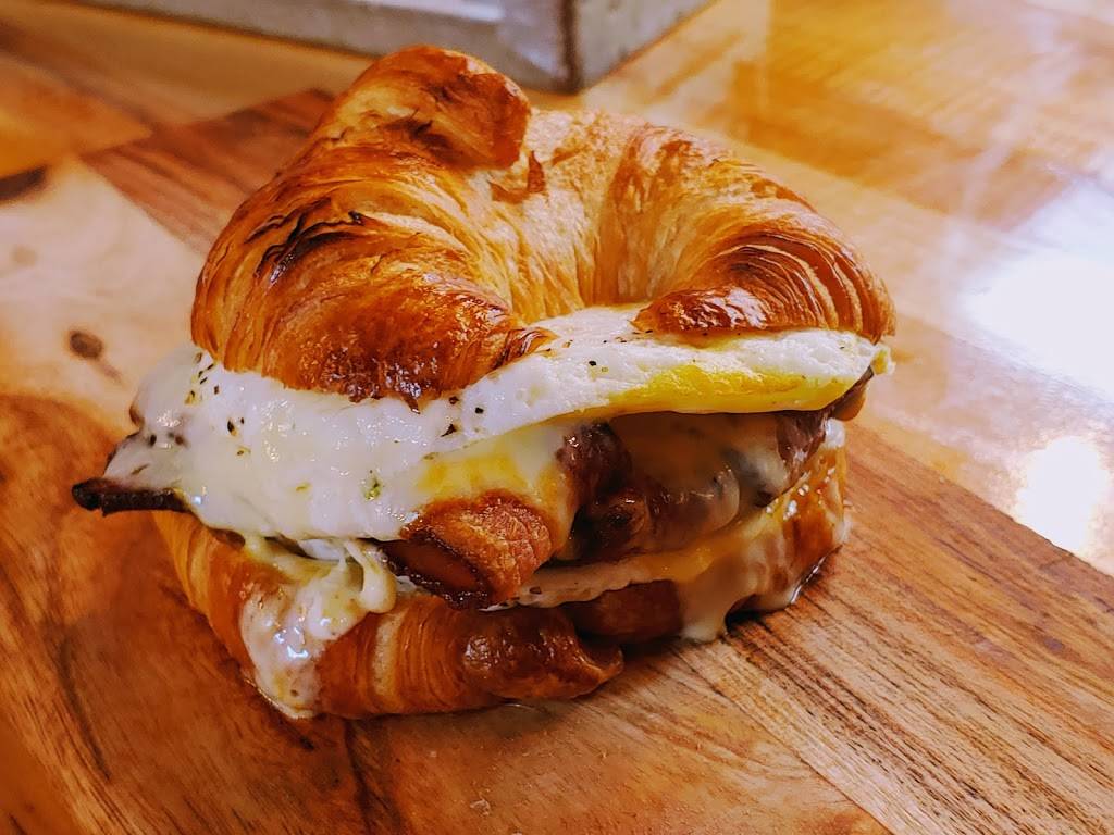 The Poboy House | restaurant | 170 6th St, Port Allen, LA 70767, USA | 2253439305 OR +1 225-343-9305