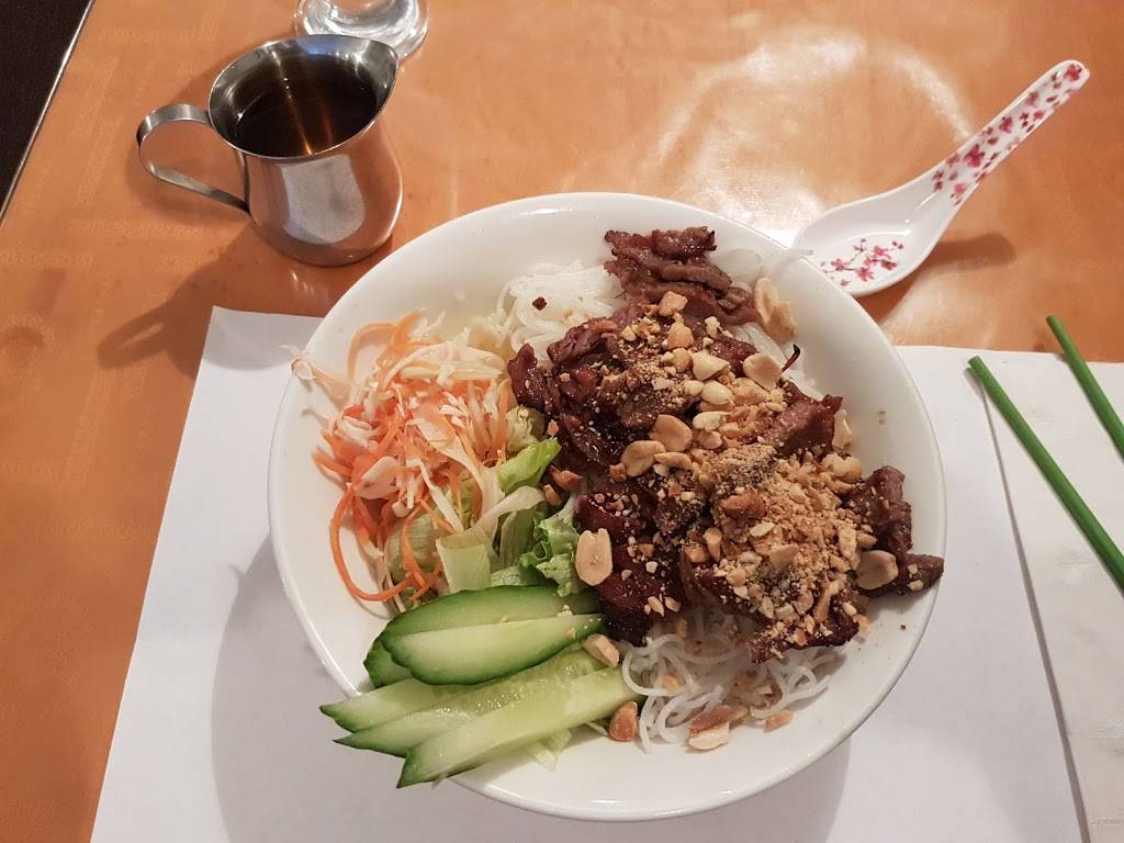 Restaurant Y Lan | restaurant | 6425 Rue Saint-Denis, Montréal, QC H2S 2R6, Canada | 5144953812 OR +1 514-495-3812