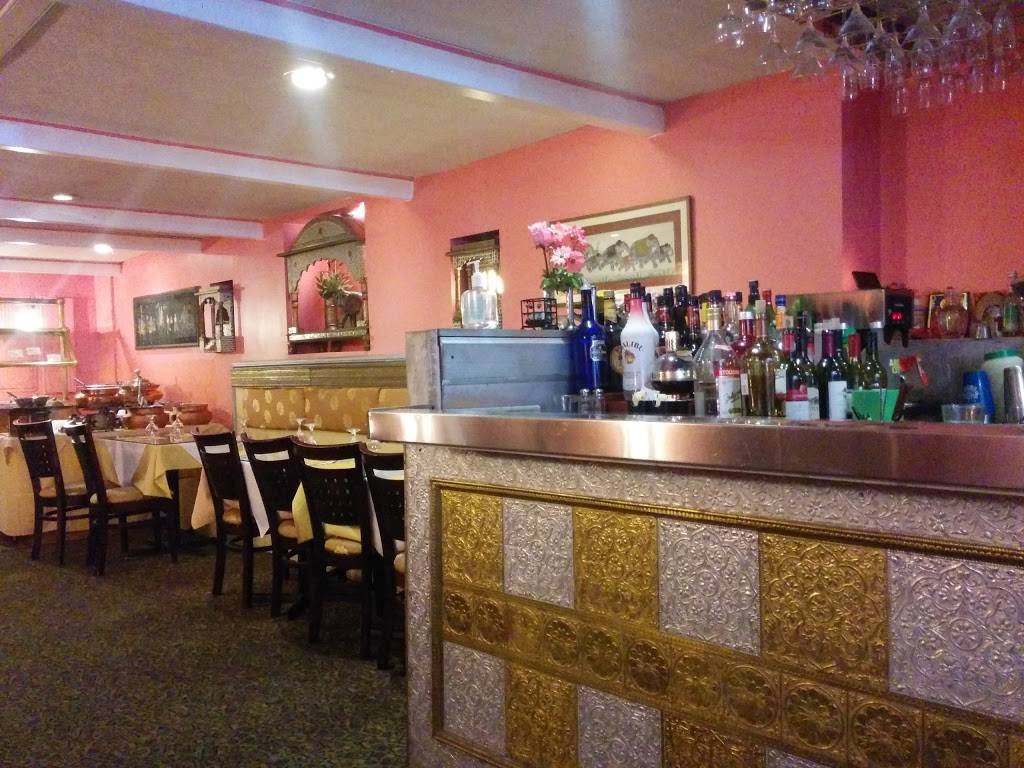Zaroka Bar and Restaurant | restaurant | 4802, 148 York St, New Haven, CT 06511, USA | 2037768644 OR +1 203-776-8644