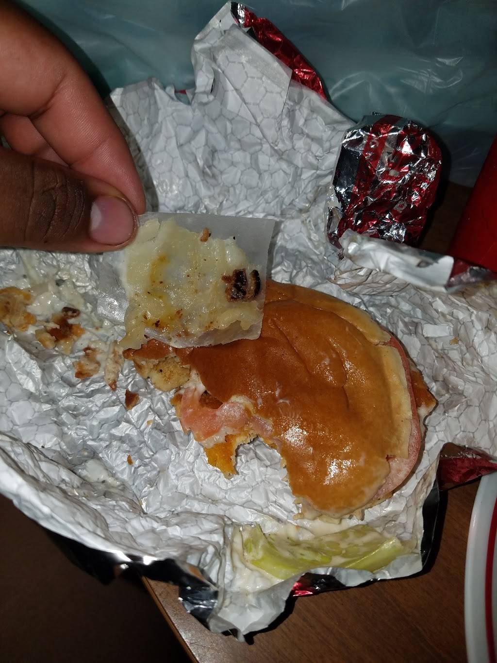 Wendys | restaurant | 4901 W North Ave, Chicago, IL 60639, USA | 7734897270 OR +1 773-489-7270