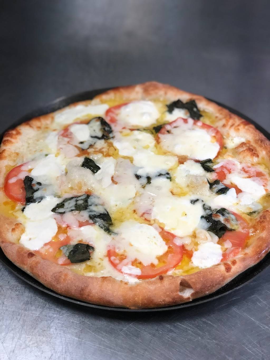 Tomato & Basil | restaurant | 1 Caswell St, East Taunton, MA 02718, USA | 5088219700 OR +1 508-821-9700