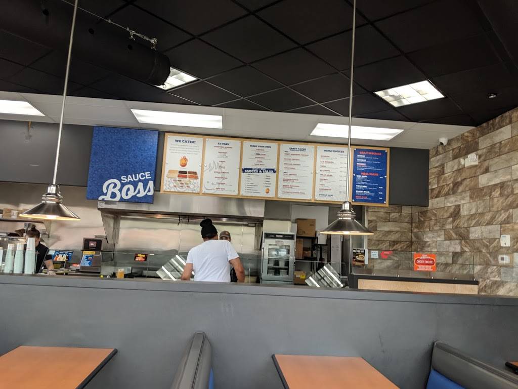 Hot Head Burritos | restaurant | 5655 Youngstown Warren Rd, Niles, OH 44446, USA | 3305058188 OR +1 330-505-8188