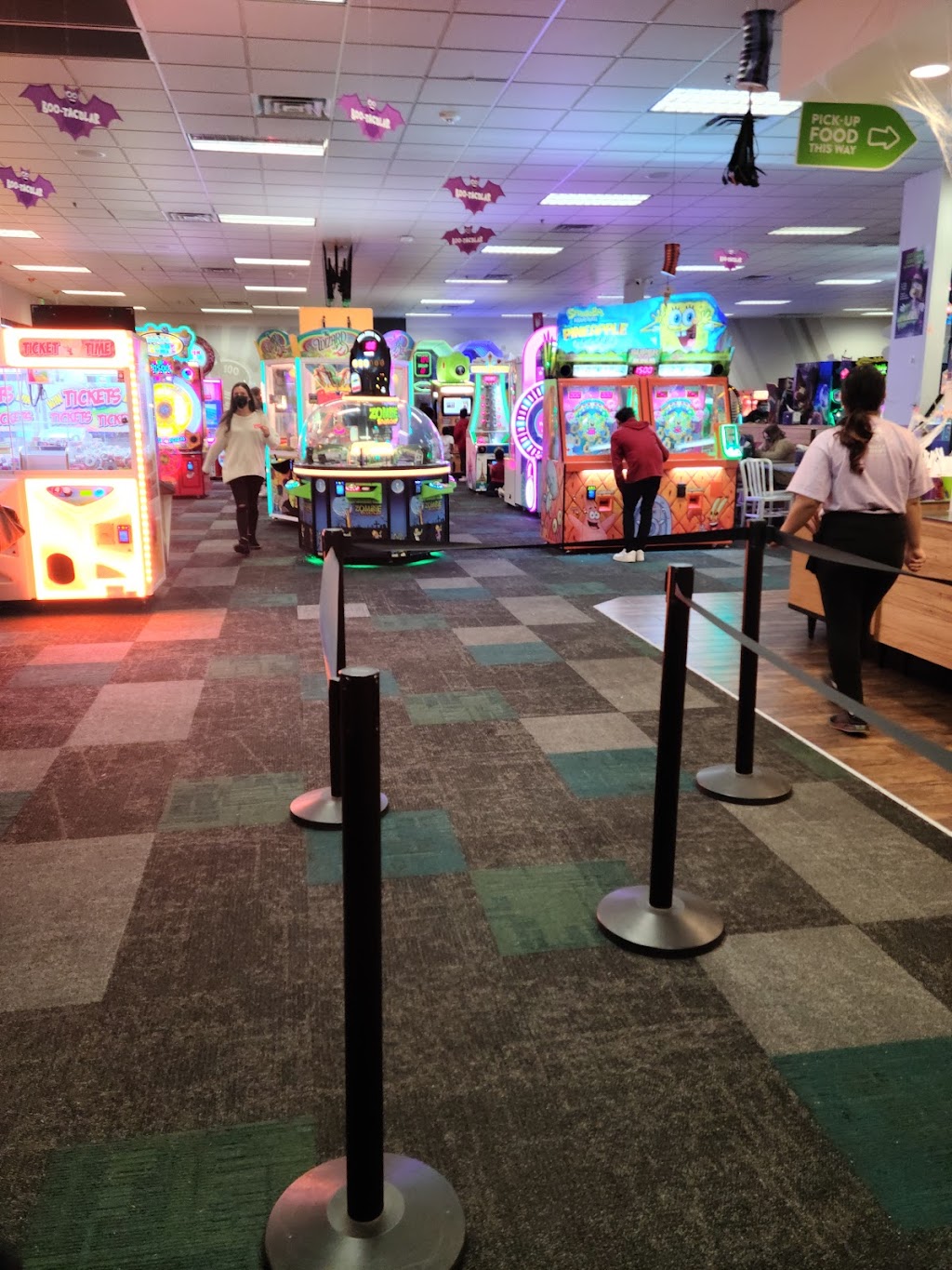 Chuck E. Cheese | restaurant | 6340 W Rio Grande Ave, Kennewick, WA 99336, USA | 5097358346 OR +1 509-735-8346