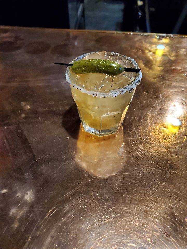 Leonards Bar & Grille | restaurant | 5504 Harvard Ave, Cleveland, OH 44105, USA | 2167722450 OR +1 216-772-2450