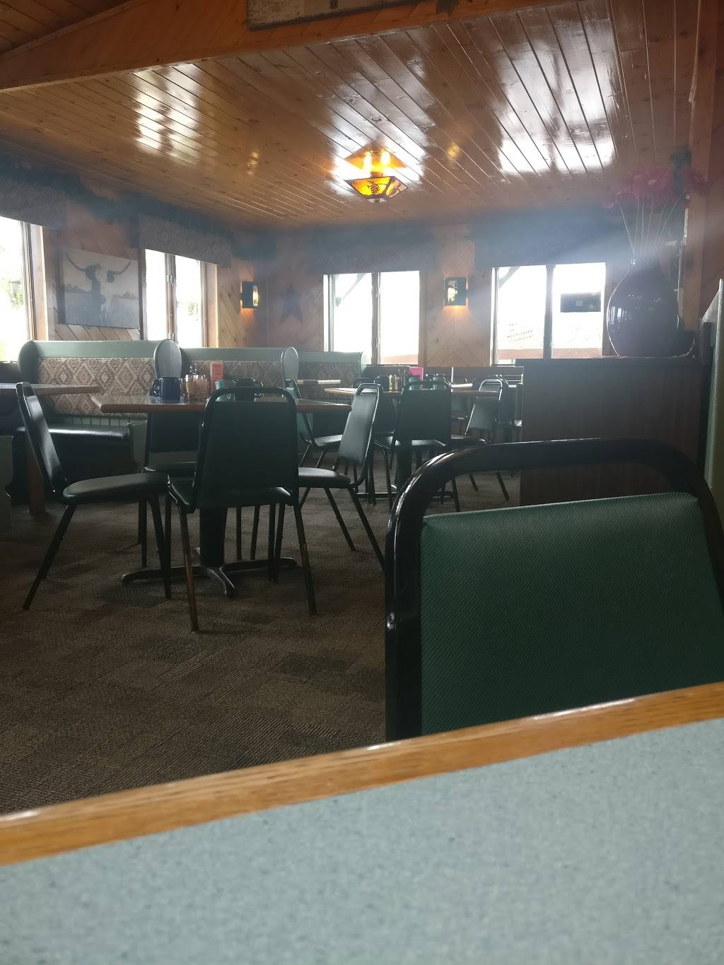 Frontier Restaurant | restaurant | 9679 Western Way, Amherst, WI 54406, USA | 7158242033 OR +1 715-824-2033