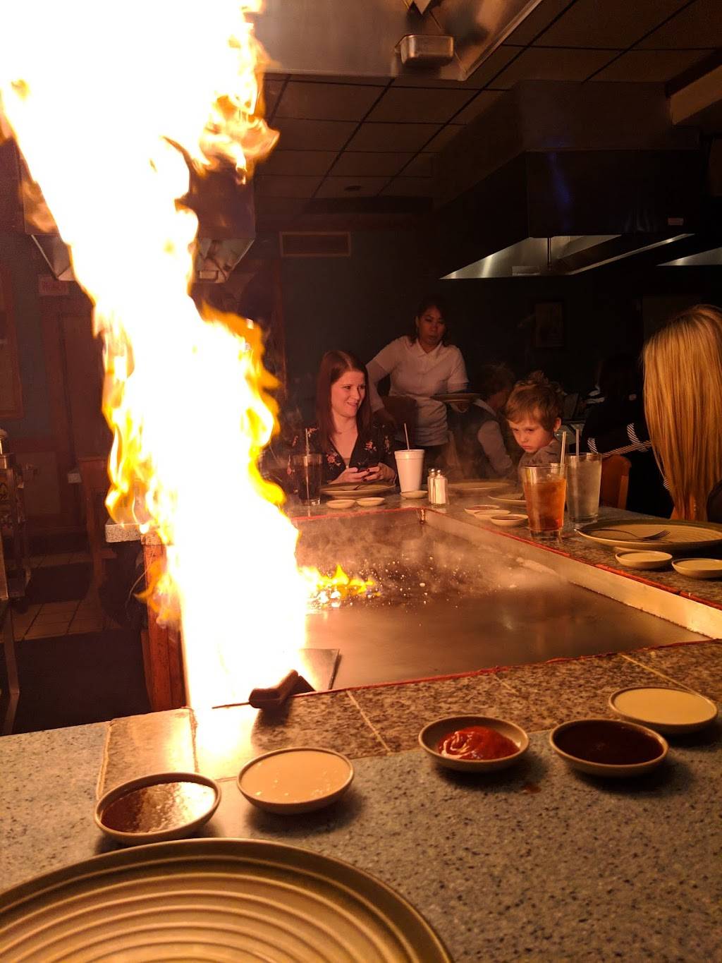 Fuji Japanese Steakhouse | restaurant | 133 E Parris Ave # A, High Point, NC 27262, USA | 3368699000 OR +1 336-869-9000