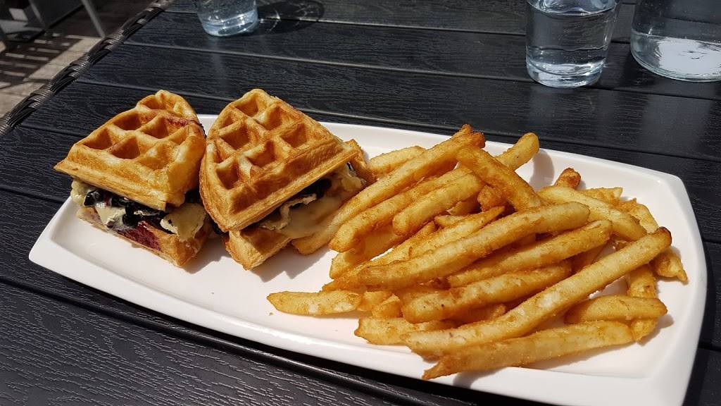 The Morning After | restaurant | 88 Fort York Blvd, Toronto, ON M5V 4A7, Canada | 6473505405 OR +1 647-350-5405