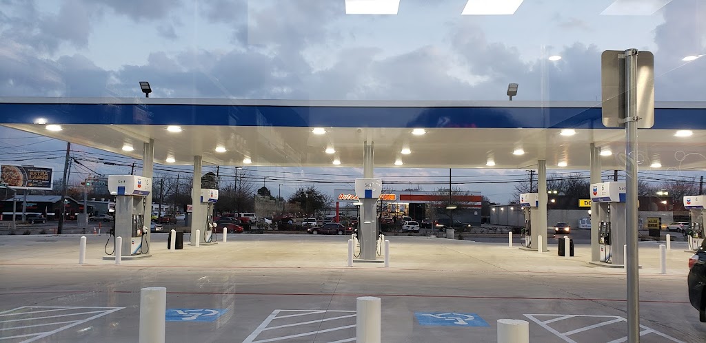Chevron | restaurant | 2721 Southmore Ave, Pasadena, TX 77502, USA | 7133607786 OR +1 713-360-7786