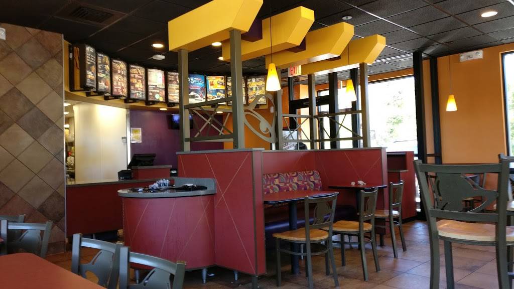Taco Bell | meal takeaway | 420 W Central St, Franklin, MA 02038, USA | 5085201314 OR +1 508-520-1314