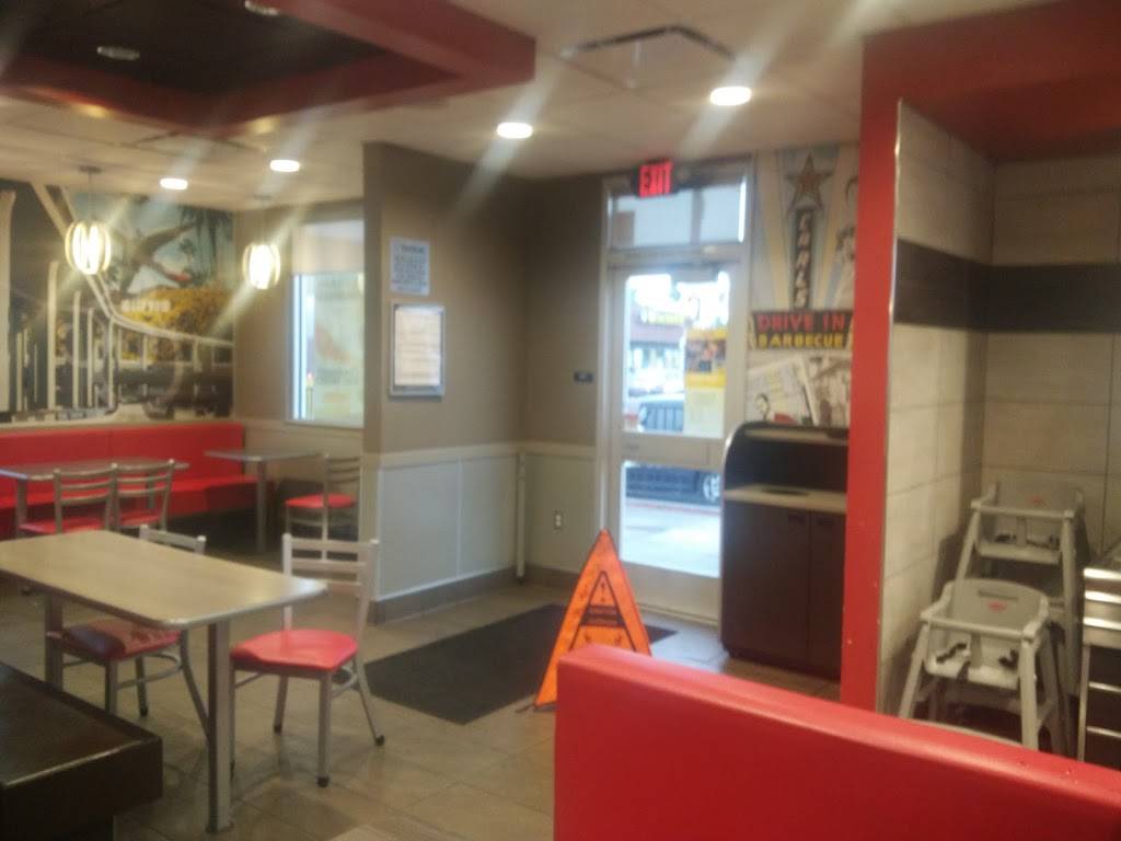 Carls Jr. | restaurant | 1611 S Western Ave, Los Angeles, CA 90006, USA | 3237310384 OR +1 323-731-0384