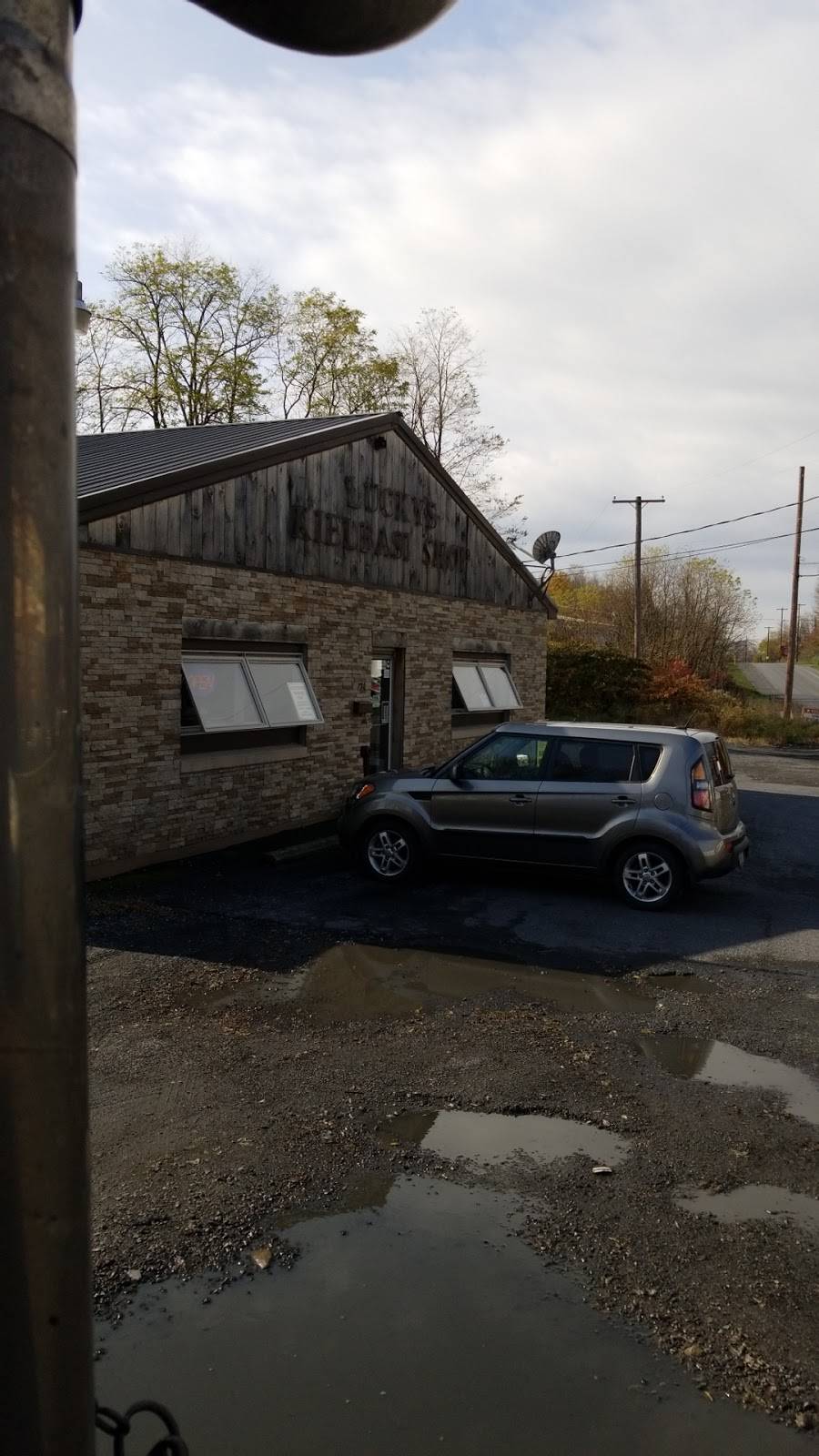 Luckys Corner Deli | restaurant | 720 W Centre St, Shenandoah, PA 17976, USA | 5704621447 OR +1 570-462-1447